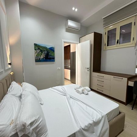 Palm Side Hotel Vlorë Esterno foto