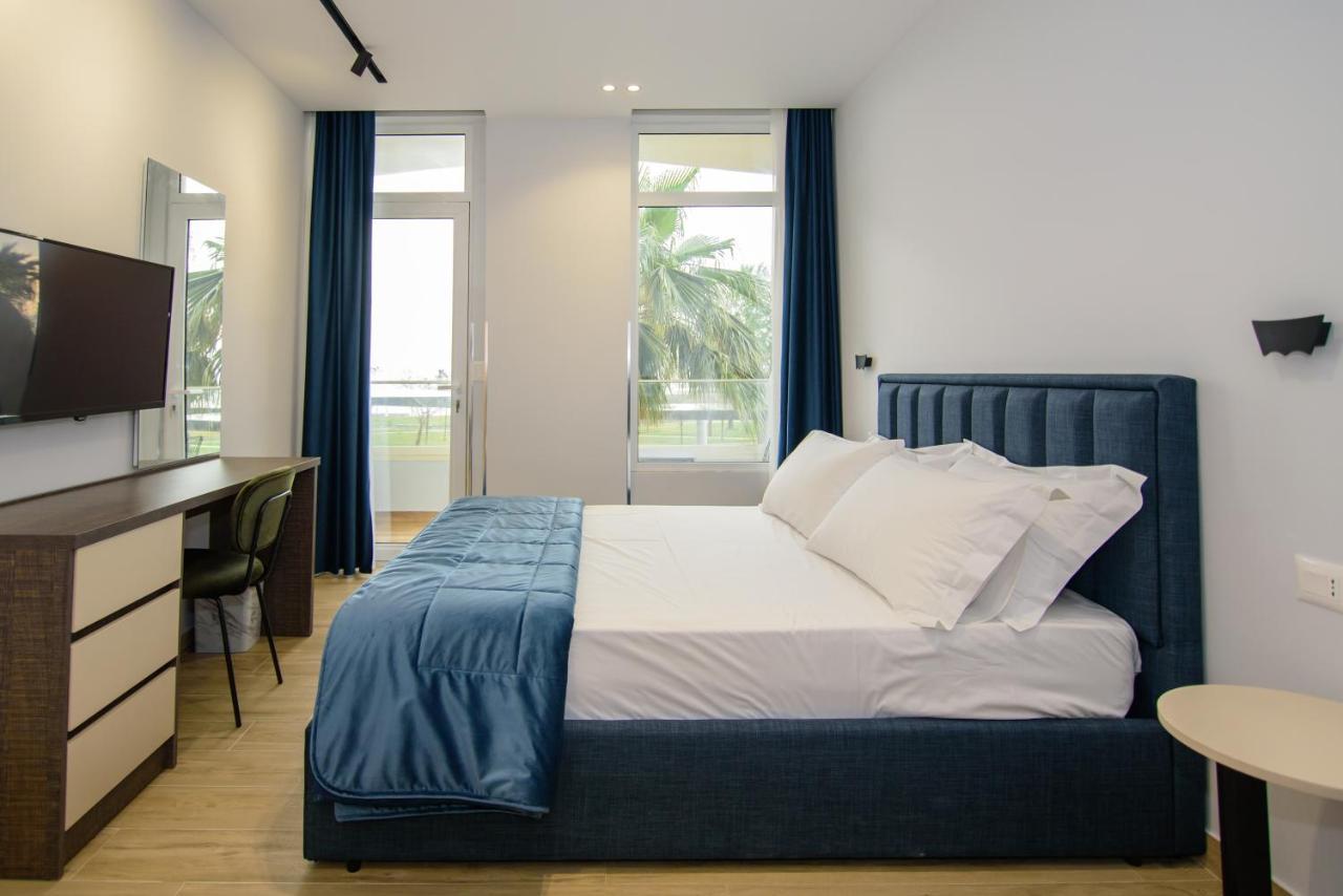 Palm Side Hotel Vlorë Esterno foto