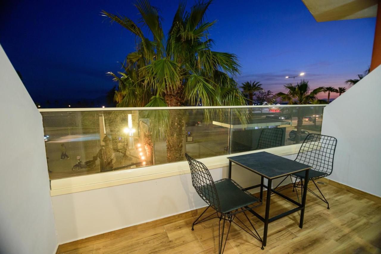 Palm Side Hotel Vlorë Esterno foto