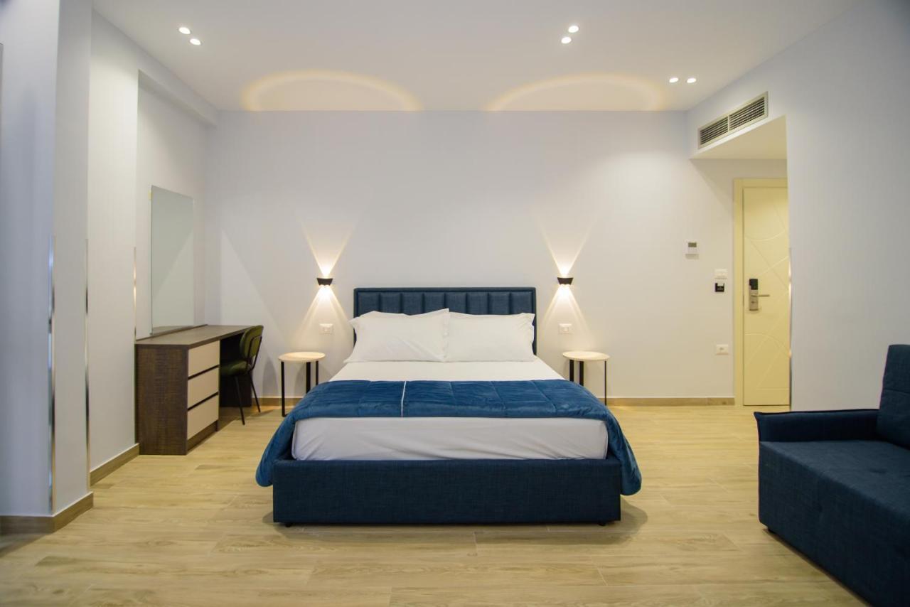 Palm Side Hotel Vlorë Esterno foto